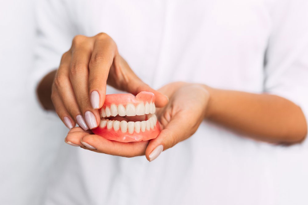 dental-implants-vs-dentures